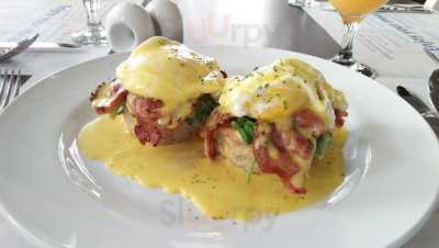 Captain's Legacy Bar & Restaurant