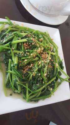 Emperor Dimsum And Teahouse