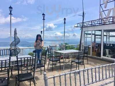 Gatbucks Bar And Grill