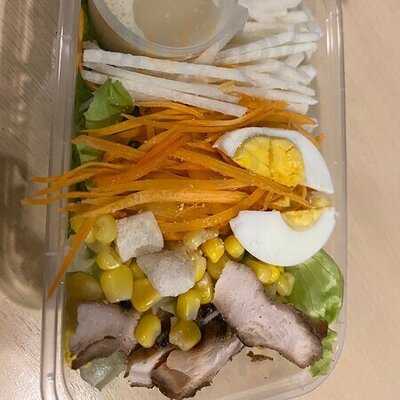 Lowcal Salad + Wraps