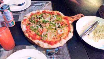 La Bella Pizza Bistro