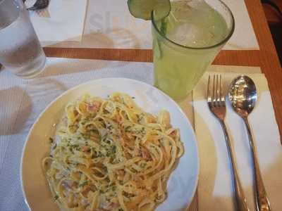 Delikatesse Dine & Wine