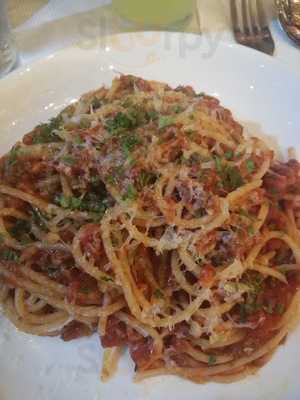 Delikatesse Dine & Wine