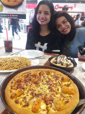 Shakey's