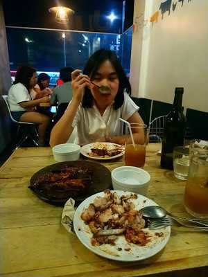 El Heneral Ribs & Wings Co