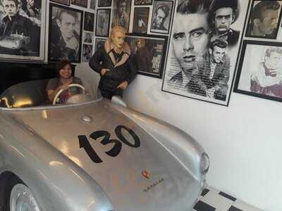 James Dean Cafe