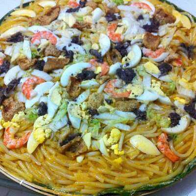 Lola Idang's Pancit Malabon