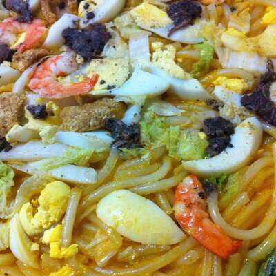 Lola Idang's Pancit Malabon