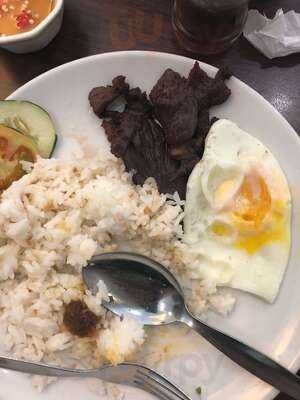 Lola Idang's Pancit Malabon