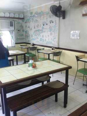 Lola Idang's Pancit Malabon