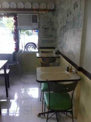 Lola Idang's Pancit Malabon