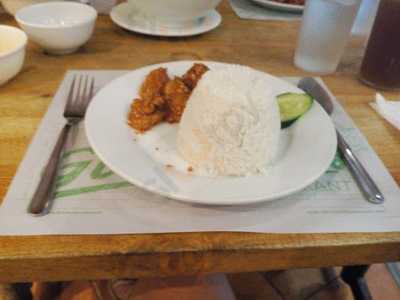 Giligan's Island Restaurant And Bar