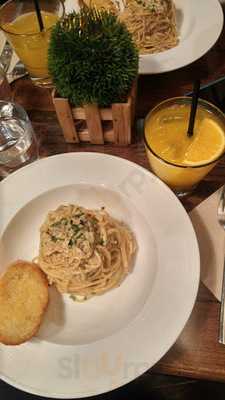 Mrs. Graham Macaron Cafe