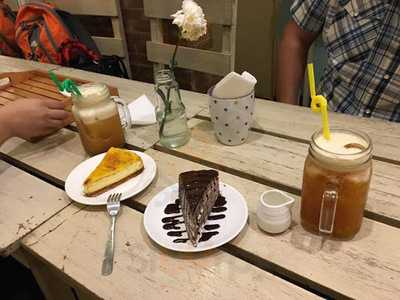 Mrs. Graham Macaron Cafe