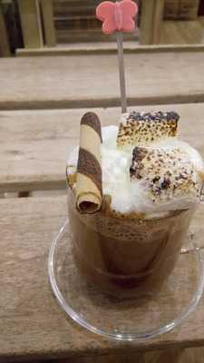 Mrs. Graham Macaron Cafe