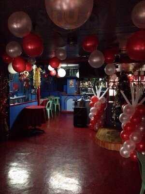 Seven Seas Bar And Grill