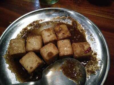 Eats & Spirits Restaurant