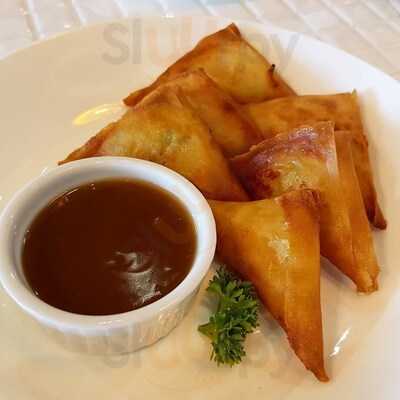 8tables Vegetarian Cafe