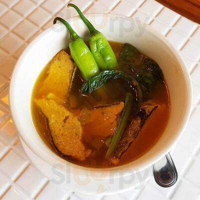 8tables Vegetarian Cafe