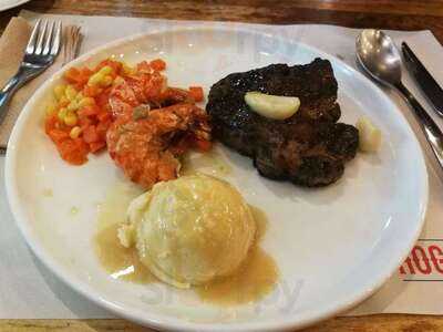 Hogs & Cattle Steakhouse