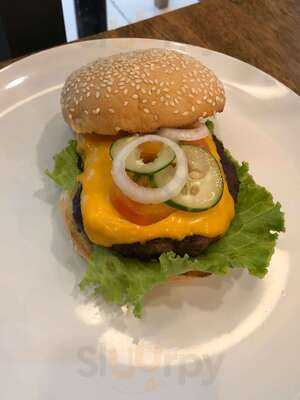 Hogs & Cattle Steakhouse