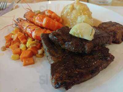 Hogs & Cattle Steakhouse