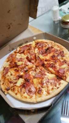 Pizza Hut Visayas Ave.