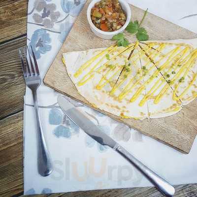 Wit Avenue Cafe And Bar