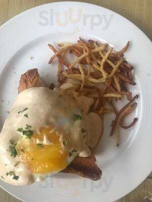 Conti's Bakeshop & Restaurant