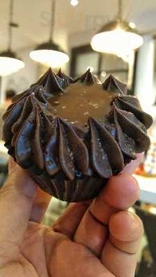 Larcy's Cupcakery Cafe