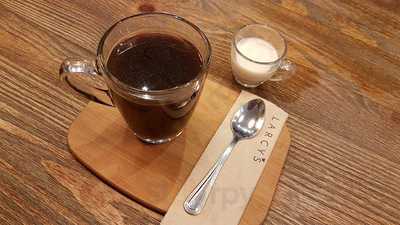 Larcy's Cupcakery Cafe