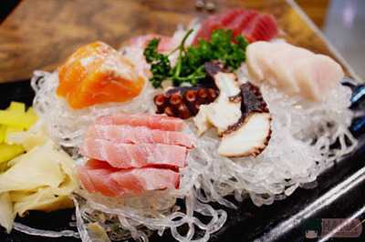 Elaine & Ian Mekeni's Kainan Sa Nuevo & Catering Services