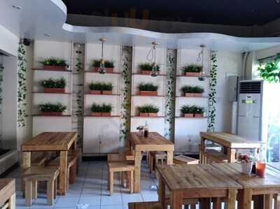 Elaine & Ian Mekeni's Kainan Sa Nuevo & Catering Services