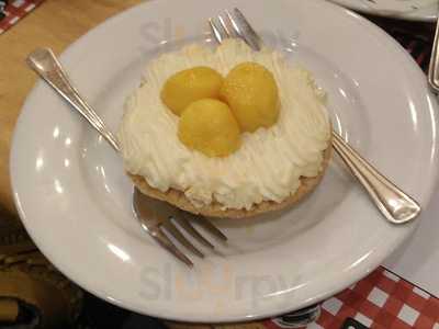 Mom & Tina's Bakery Cafe