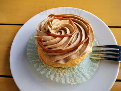 Mom & Tina's Bakery Cafe