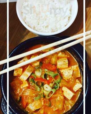 Dong Ye Korean And Chinese Restaurant