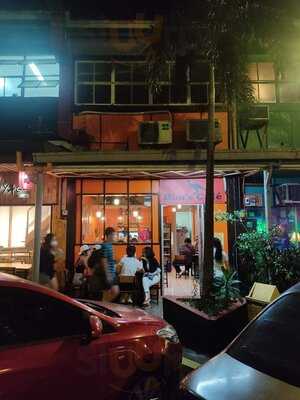 Roo's Cafe. The Taste Of Oz