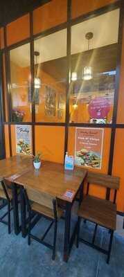 Roo's Cafe. The Taste Of Oz