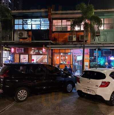 Roo's Cafe. The Taste Of Oz