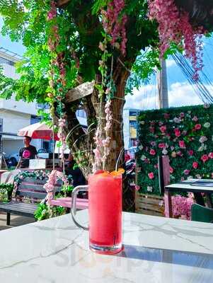 Craze Cafe & Creperie Bohol