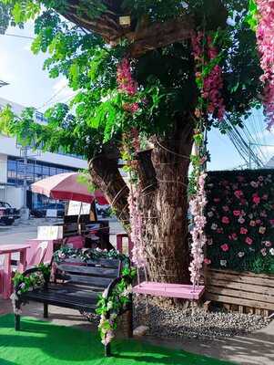 Craze Cafe & Creperie Bohol