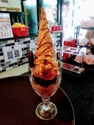 Craze Cafe & Creperie Bohol