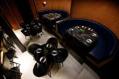 Mansion Sports Bar & Lounge