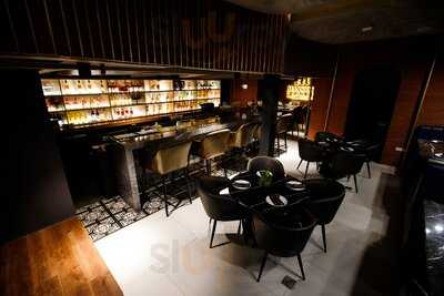 Mansion Sports Bar & Lounge