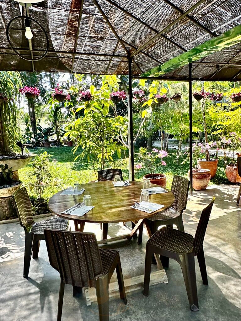 Mesa Feliz Restaurant