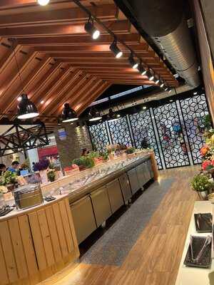 Tong Yang, Gateway Mall 2