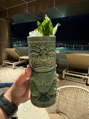 Edge Bar, Lanson Place