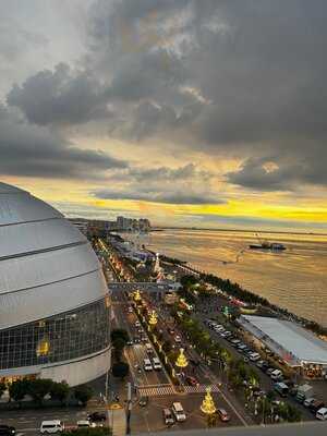 Edge Bar, Lanson Place
