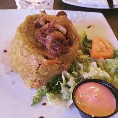 Lenas Pizzas, Bar & Grill