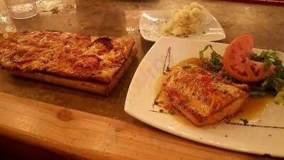 Lenas Pizzas, Bar & Grill